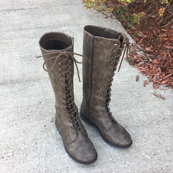 Free People Shoes - SALE Perfect taupe combat boots